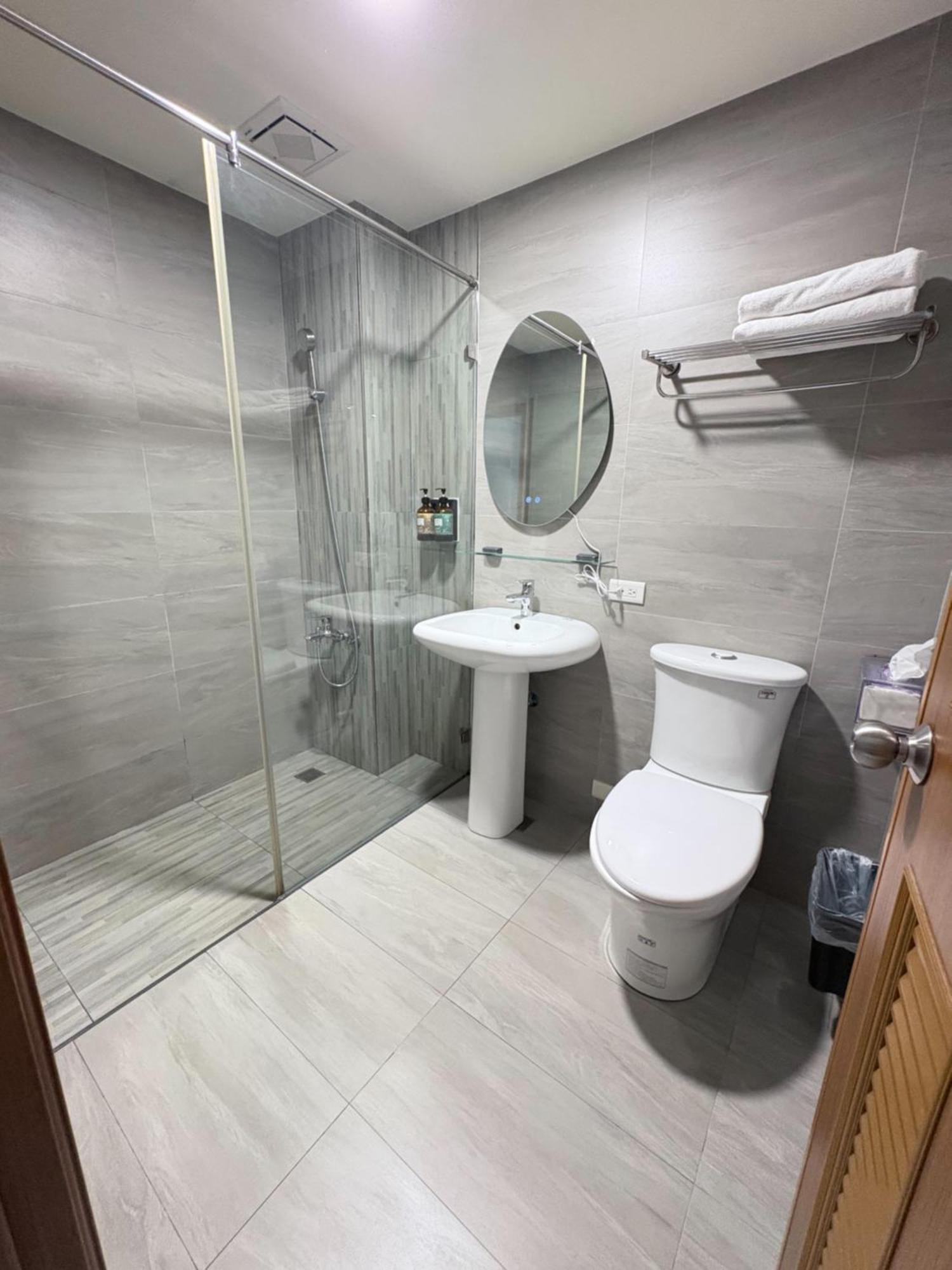 Kaohsiung Raifong Corner Homestay Kültér fotó
