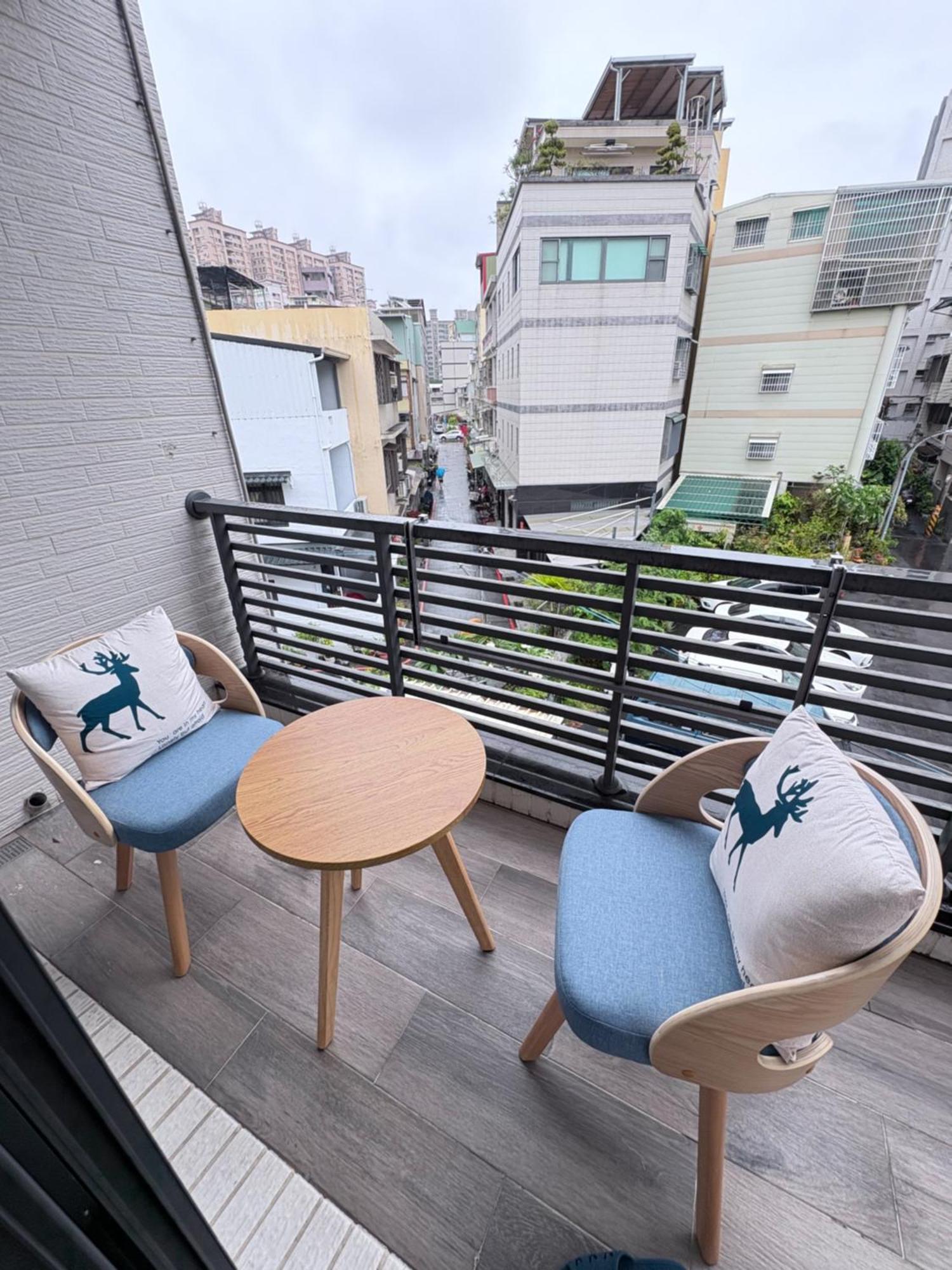 Kaohsiung Raifong Corner Homestay Kültér fotó